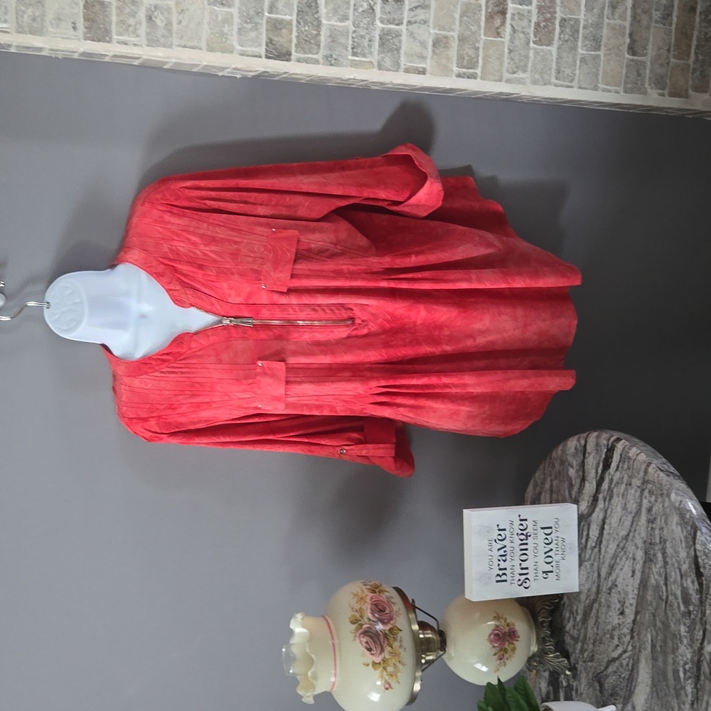 Avenue Coral Top Size 18/20